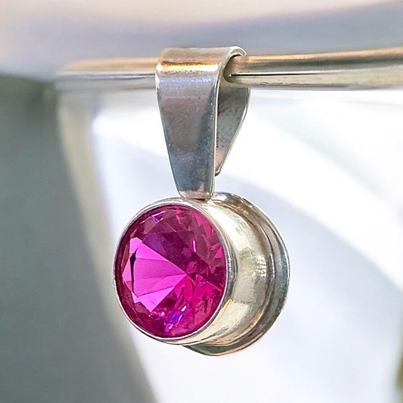Extraordinary Natural Pinkish-Red Sapphire Sterling Silver Pendant - Picture 6 of 15